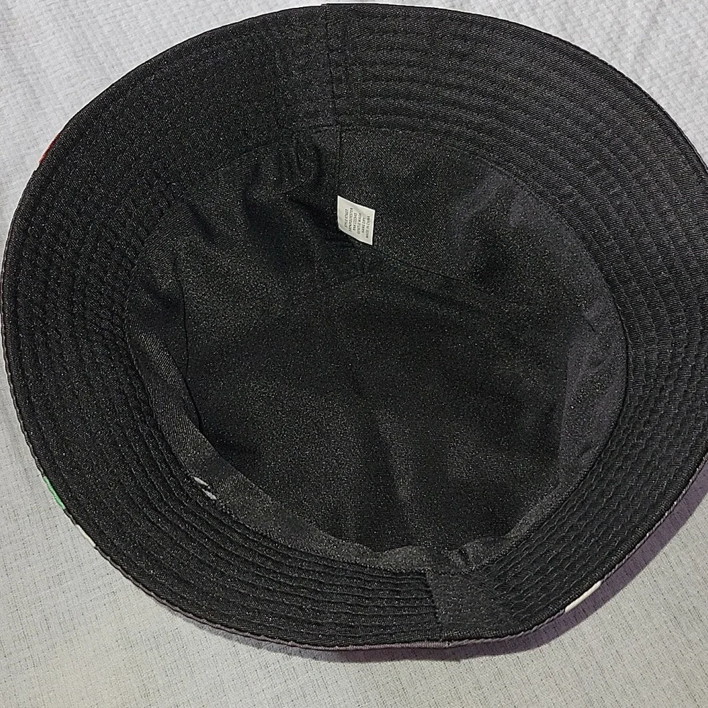 Eighty Eight Black Mushroom Reversible Bucket Hat Size Small NWT